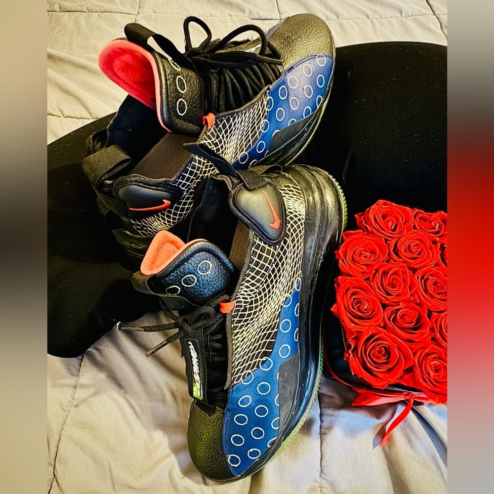 Nike Air Max 720 SATRN sneakers made in mid-2019